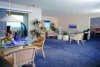 Riviera Beach & Spa Capistrano Beach Dining Living Room