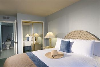 Riviera Beach & Spa Capistrano Beach Bedroom - West Coast Condo Rentals